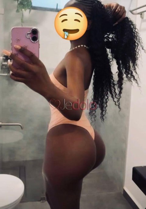 Jolie  dame raffiné disponible pour vous et vos désirs sexuels 👅