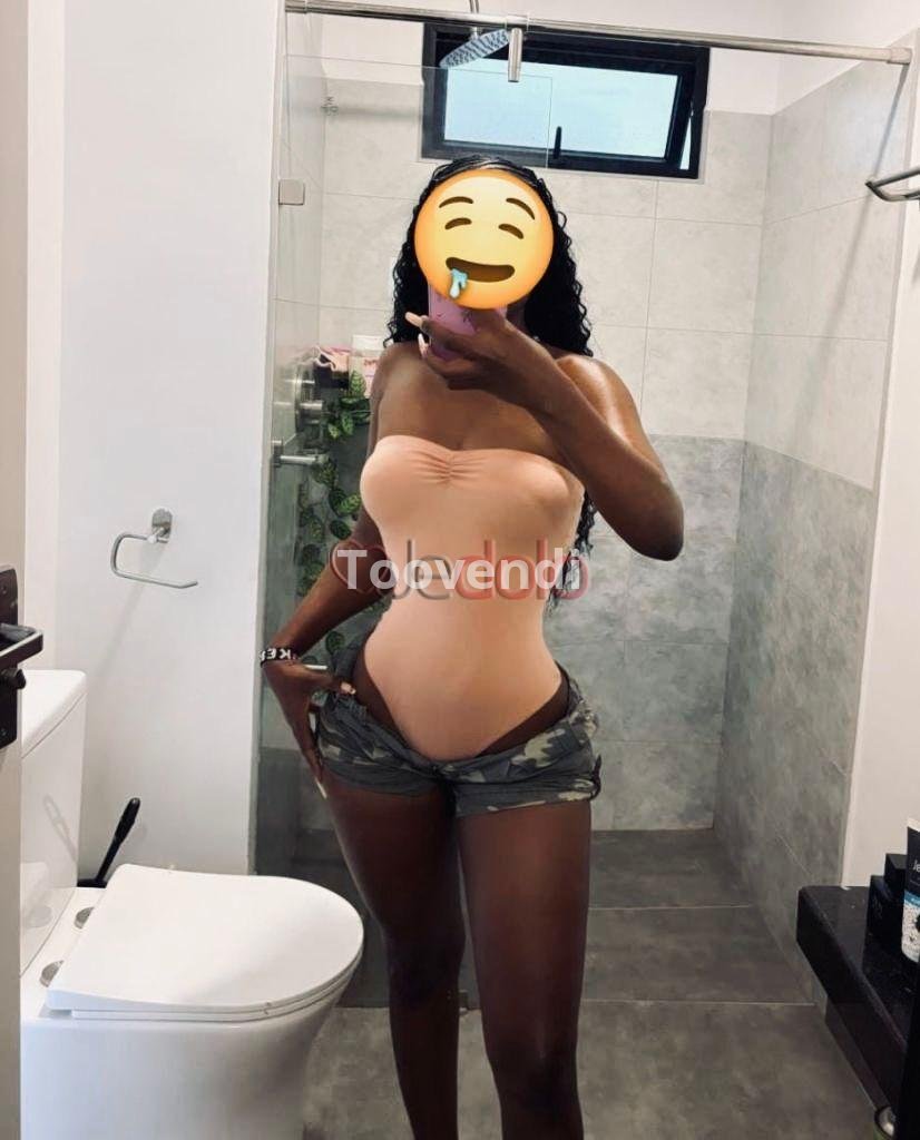 Jolie  dame raffiné disponible pour vous et vos désirs sexuels 👅